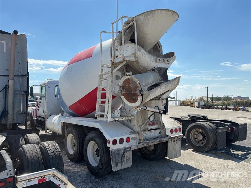 Mack CV713 Betonvedēji