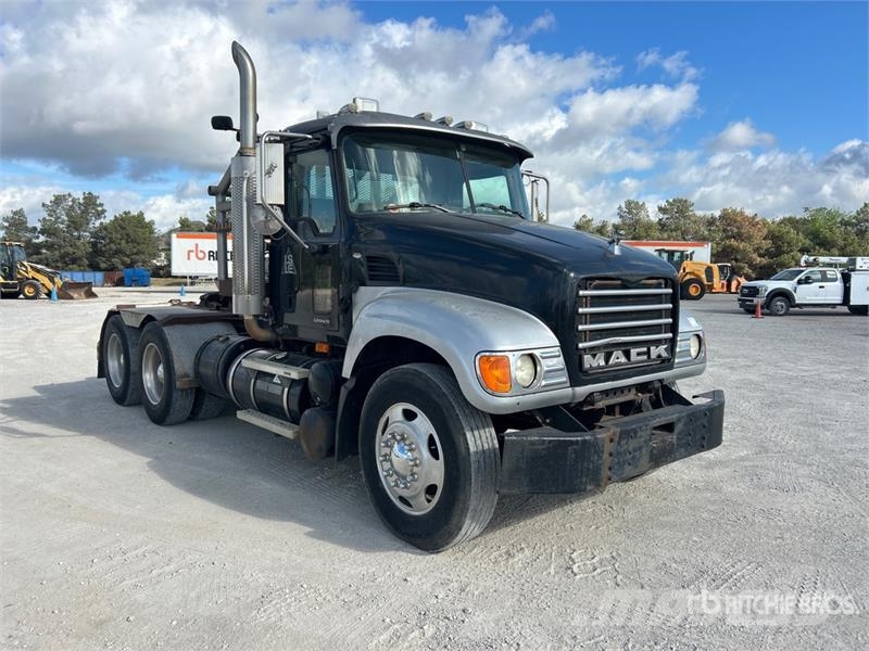 Mack CV713 Sleepwagens