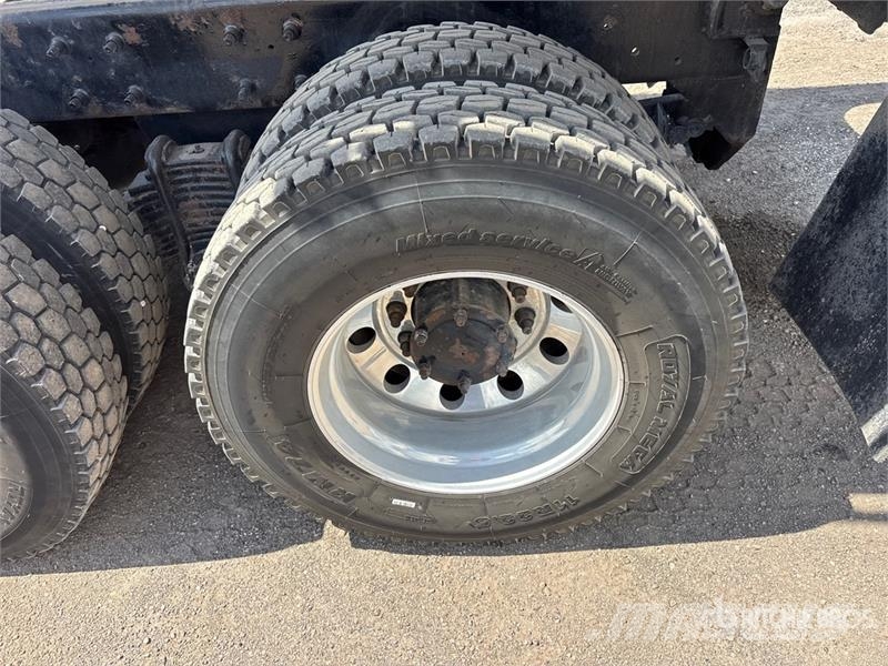 Mack CV713 Kiper tovornjaki