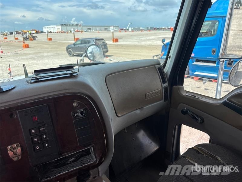 Mack CV713 Kiper tovornjaki
