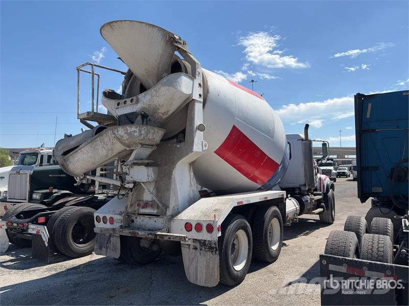 Mack CV713 Betonvedēji