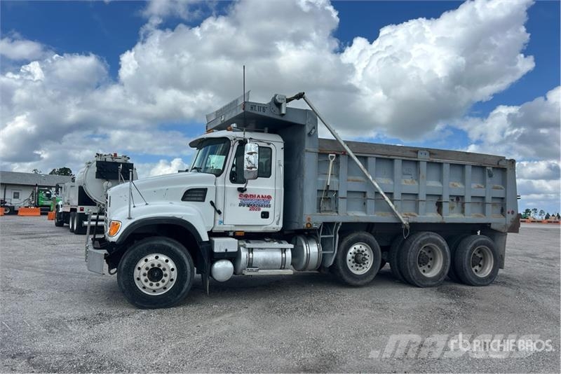 Mack CV713 Camion ribaltabili
