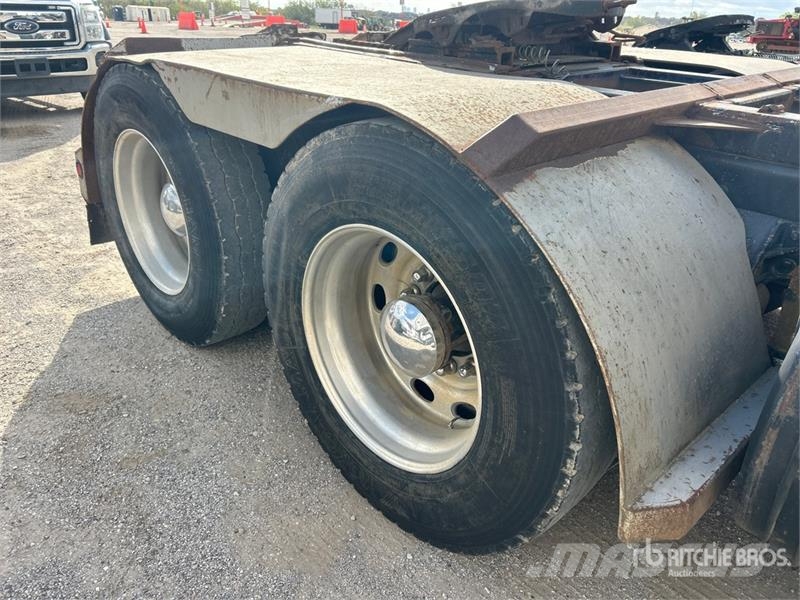 Mack CV713 Sleepwagens