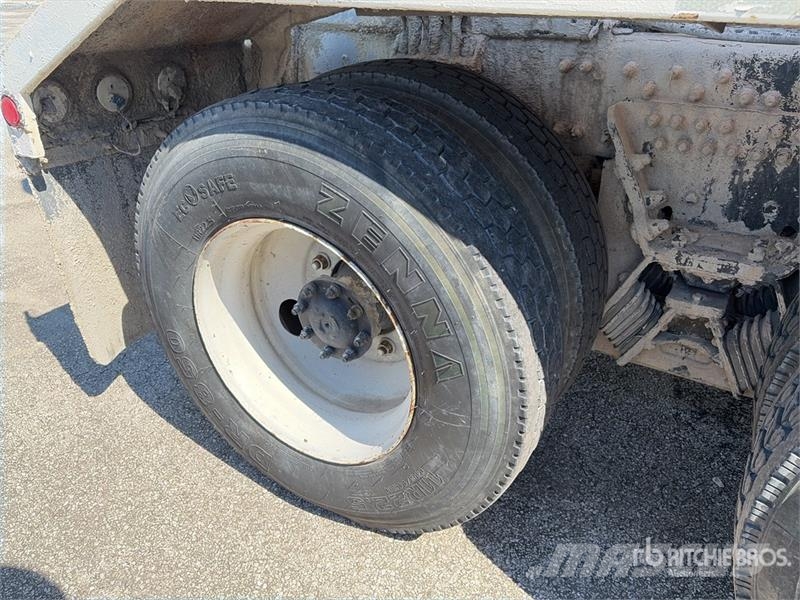 Mack CV713 Betonvedēji