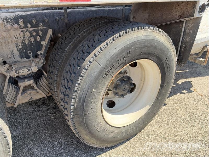 Mack CV713 Betonvedēji