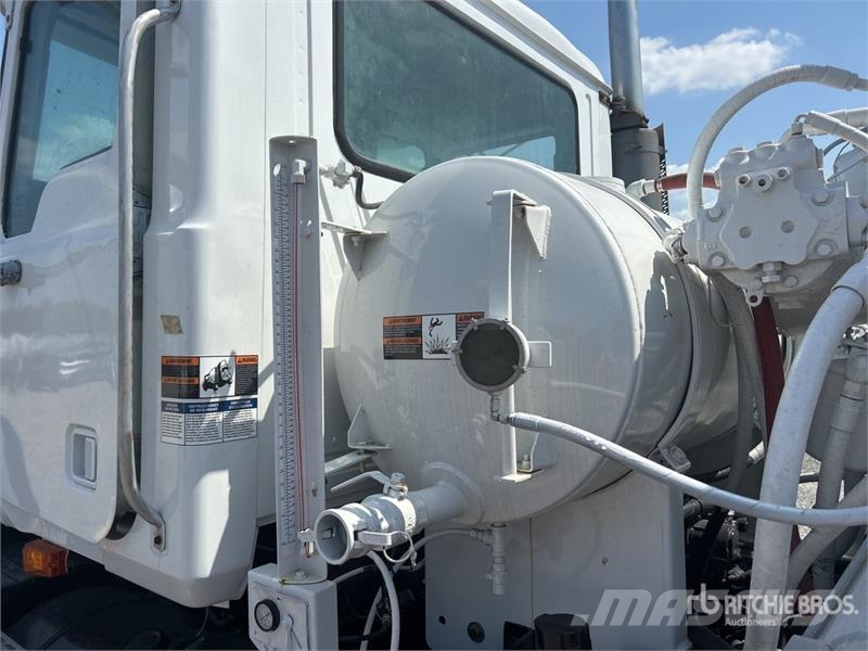 Mack CV713 Camiones de concreto
