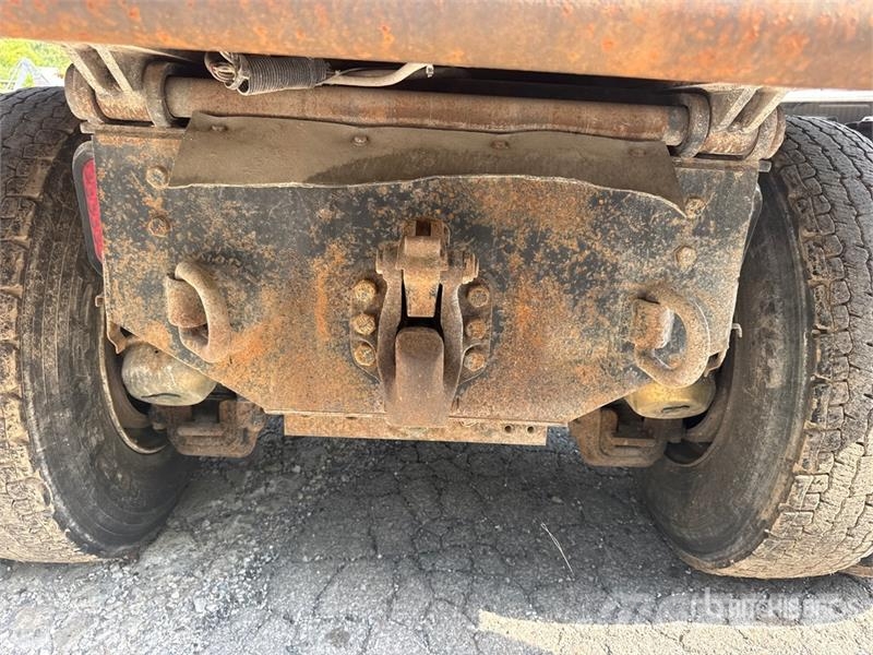 Mack CV713 Autobasculanta
