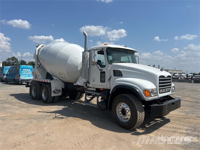 Mack CV713 Camiones de concreto