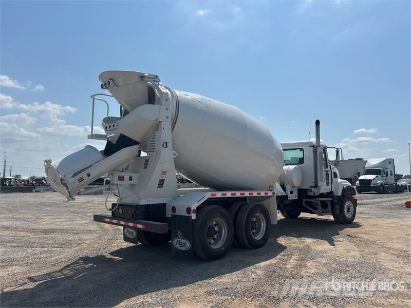 Mack CV713 Camiones de concreto