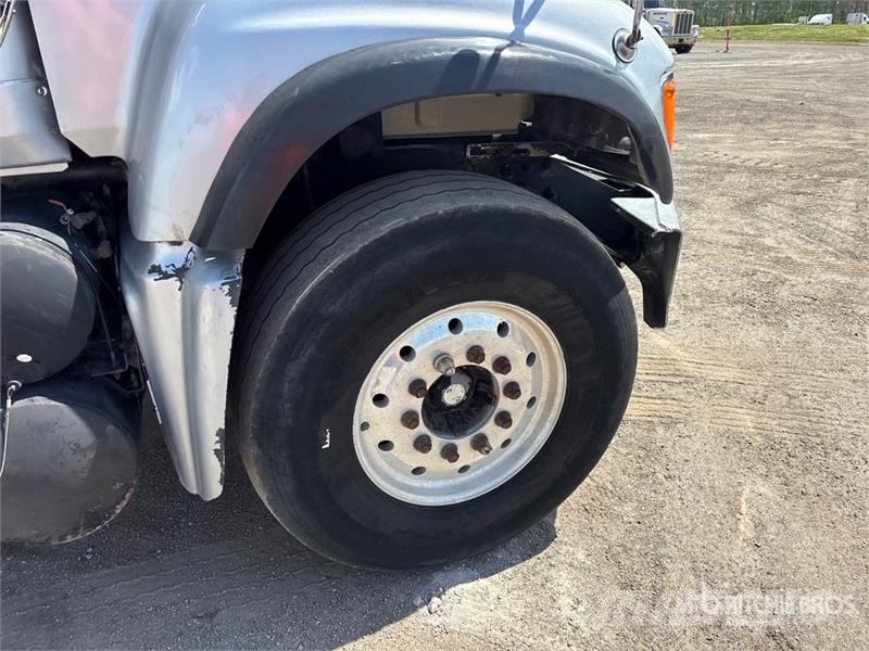 Mack CV713 Kiper tovornjaki