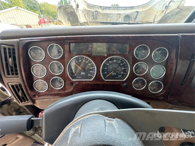 Mack CV713 Autobasculanta