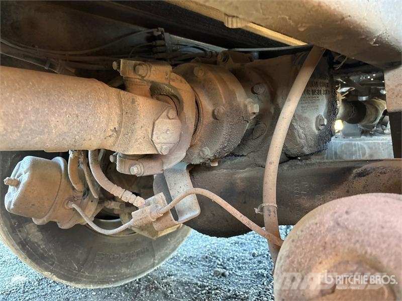 Mack CV713 Camion benne