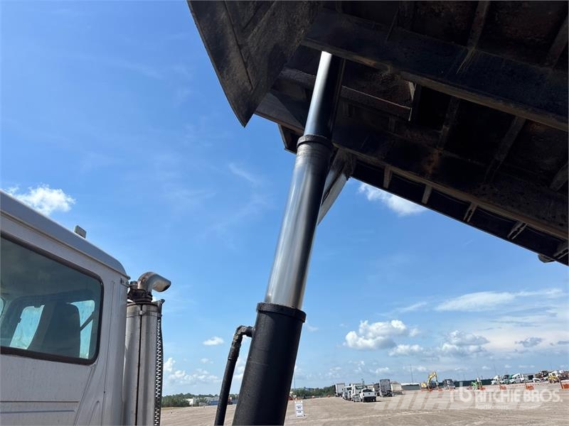 Mack CV713 Kiper tovornjaki