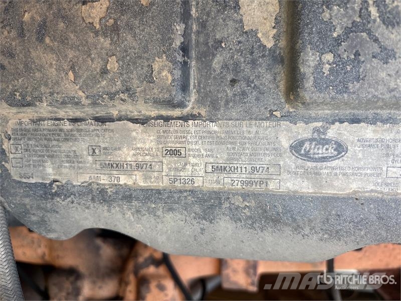 Mack CV713 Camion benne