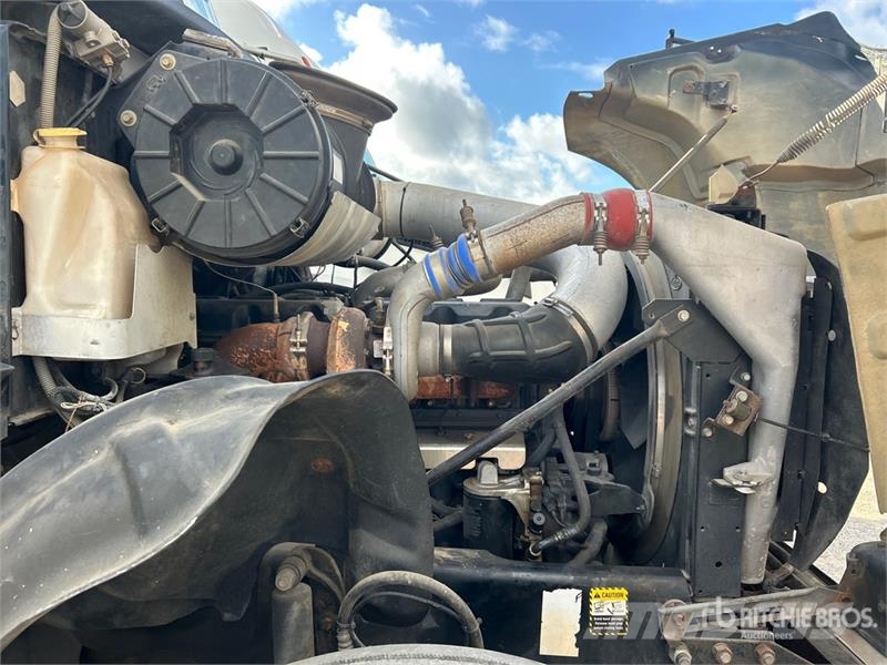 Mack CV713 Sleepwagens
