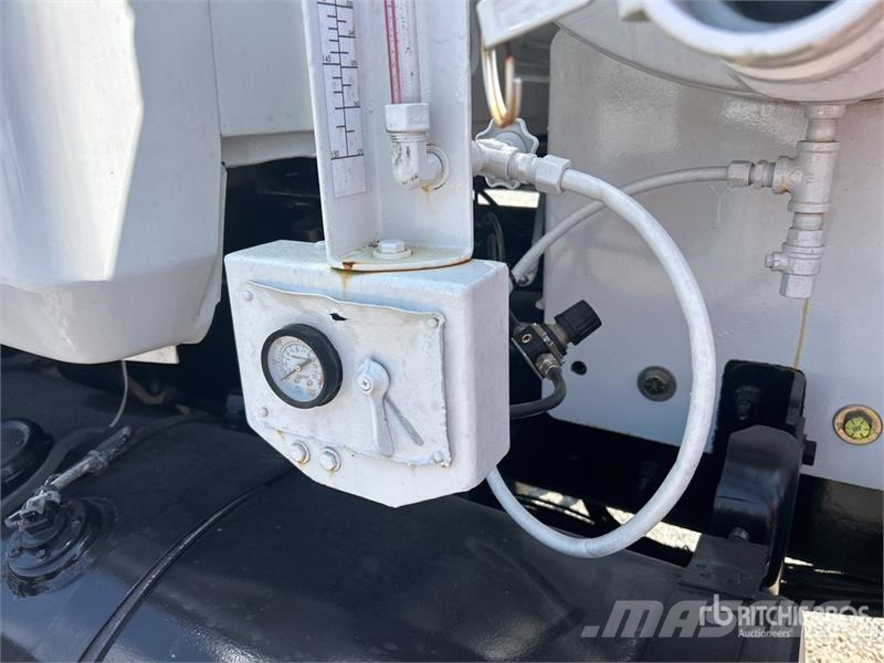 Mack CV713 Camiones de concreto