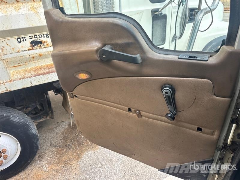 Mack CV713 Autobasculanta