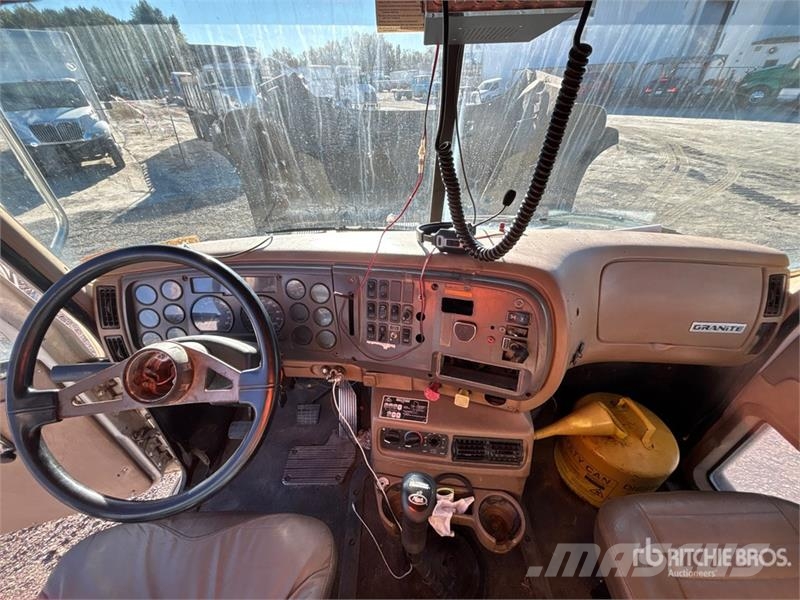 Mack CV713 Camion benne