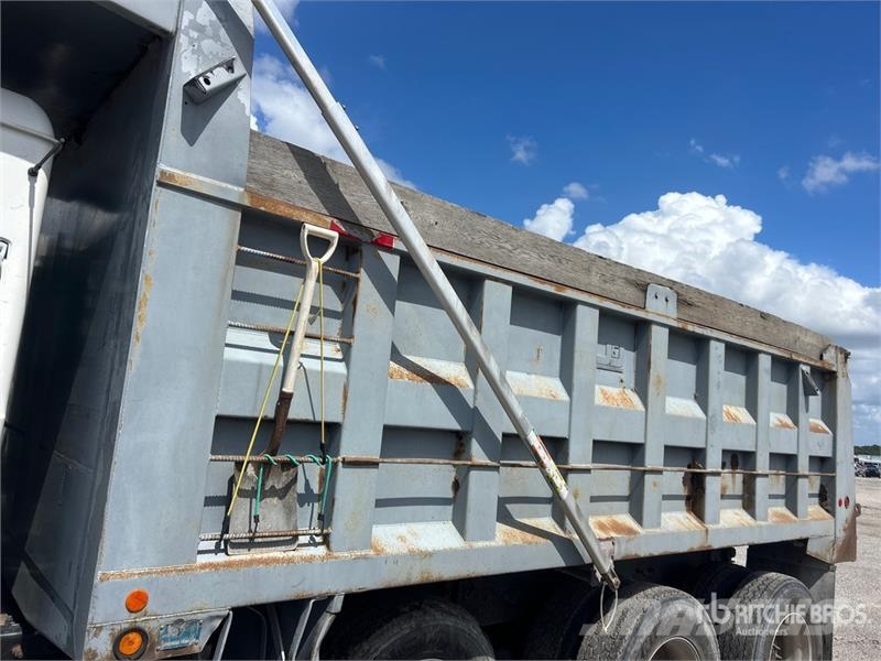 Mack CV713 Camion ribaltabili