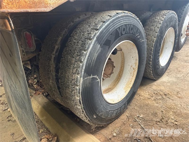 Mack CV713 Autobasculanta