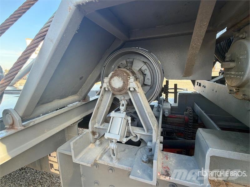 Mack CV713 6x4 Gin Pole Truck Обробне обладнання