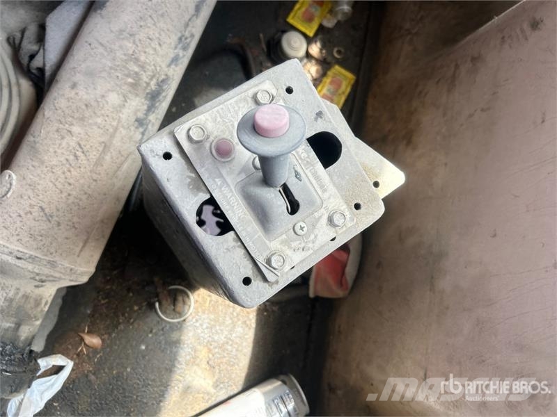 Mack CV713 8x4 Gunite Truck (Inoperable) Drugi tovornjaki