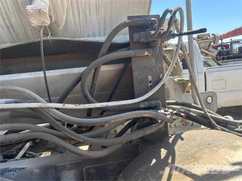 Mack CV713 8x4 Gunite Truck (Inoperable) Drugi tovornjaki
