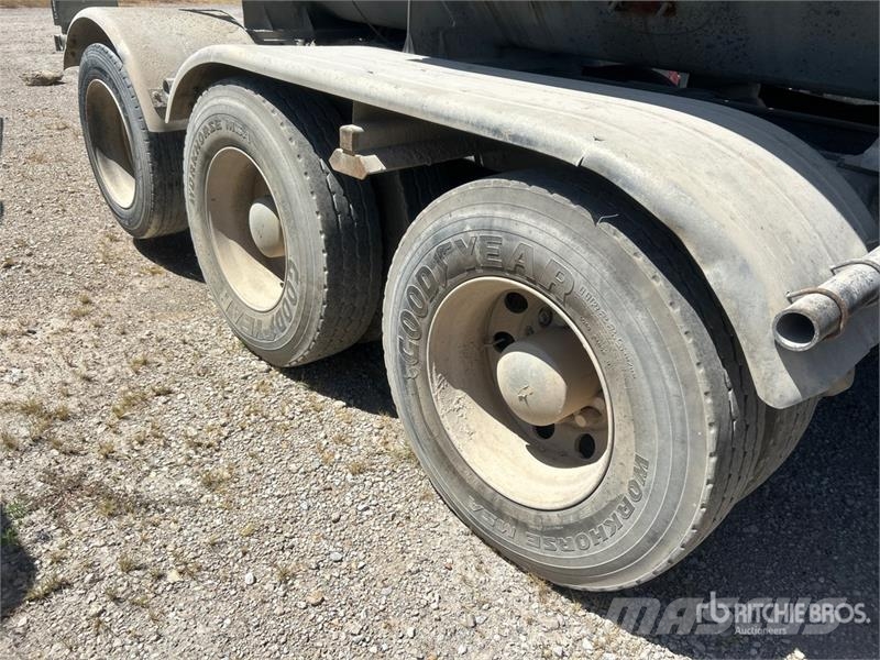 Mack CV713 8x4 Gunite Truck (Inoperable) Drugi tovornjaki