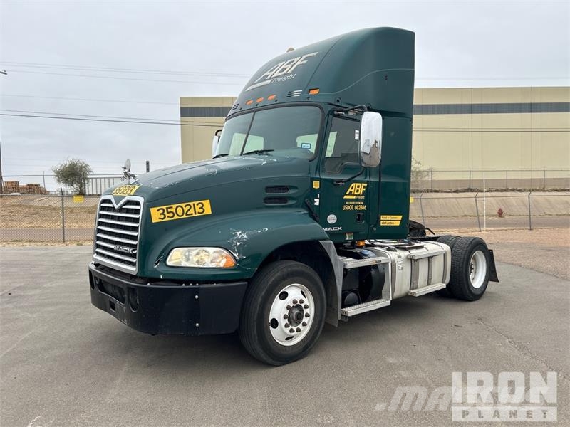 Mack CXU612 Dragbilar