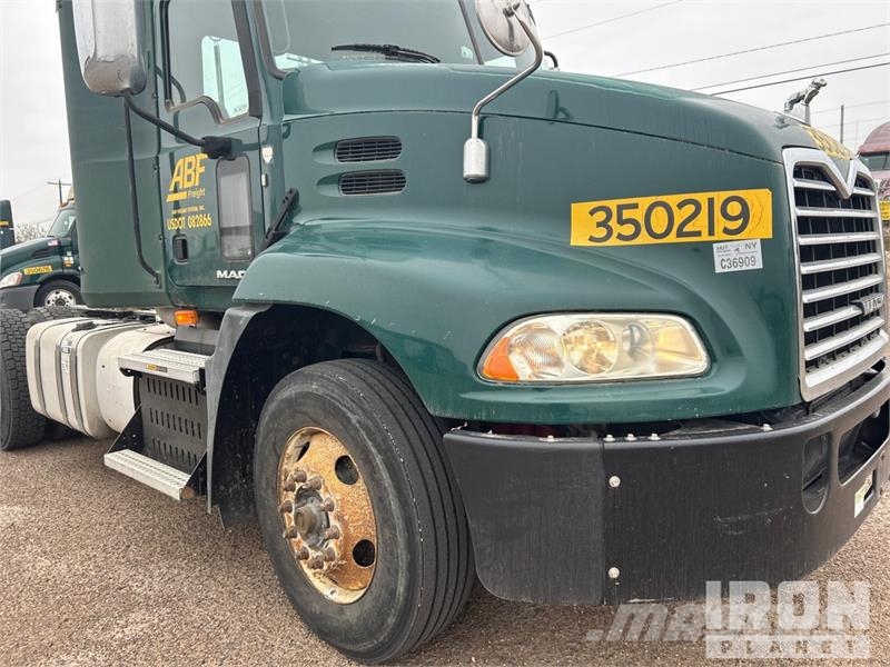 Mack CXU612 Τράκτορες