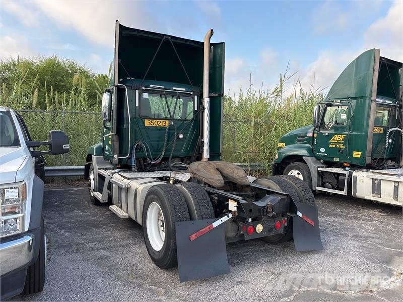 Mack CXU612 Dragbilar