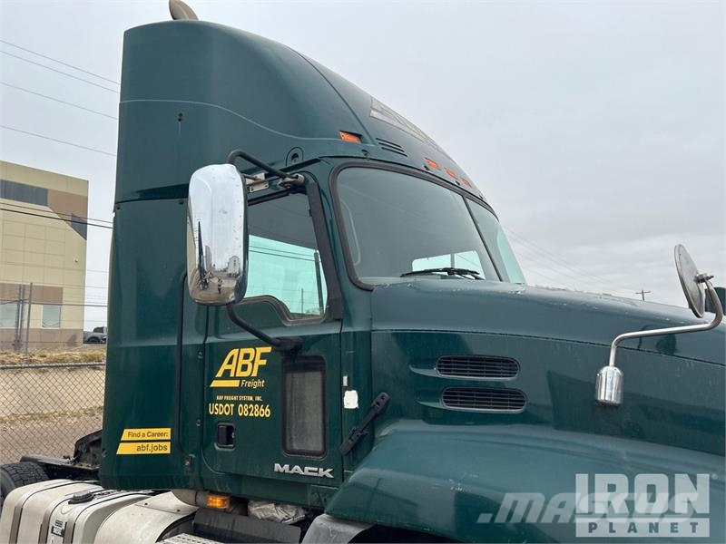 Mack CXU612 Dragbilar