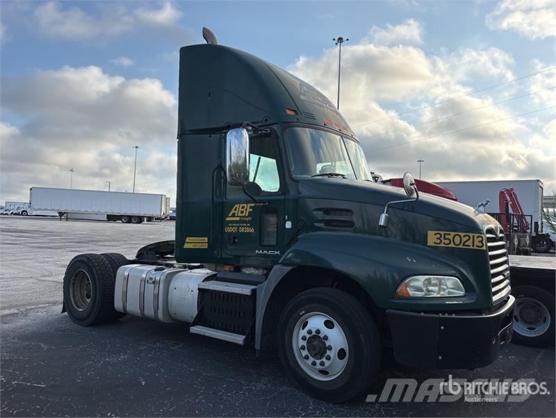 Mack CXU612 Dragbilar