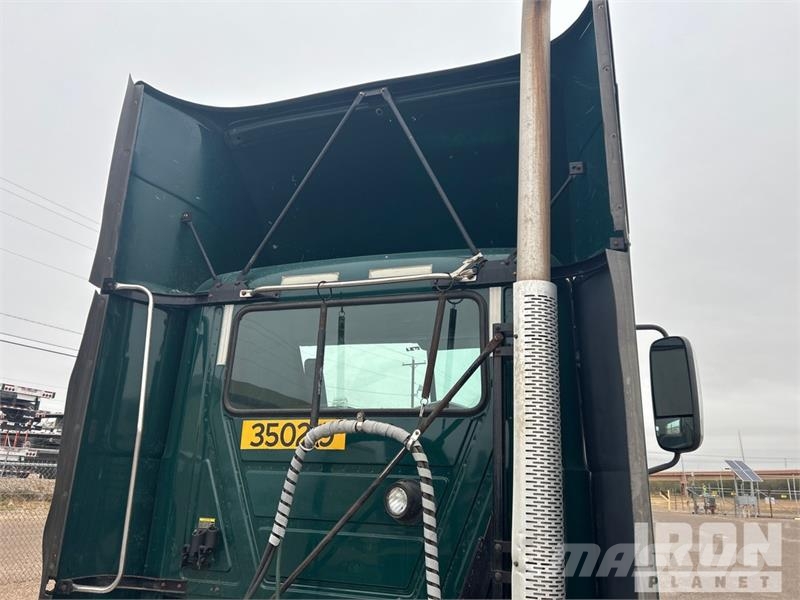 Mack CXU612 Τράκτορες