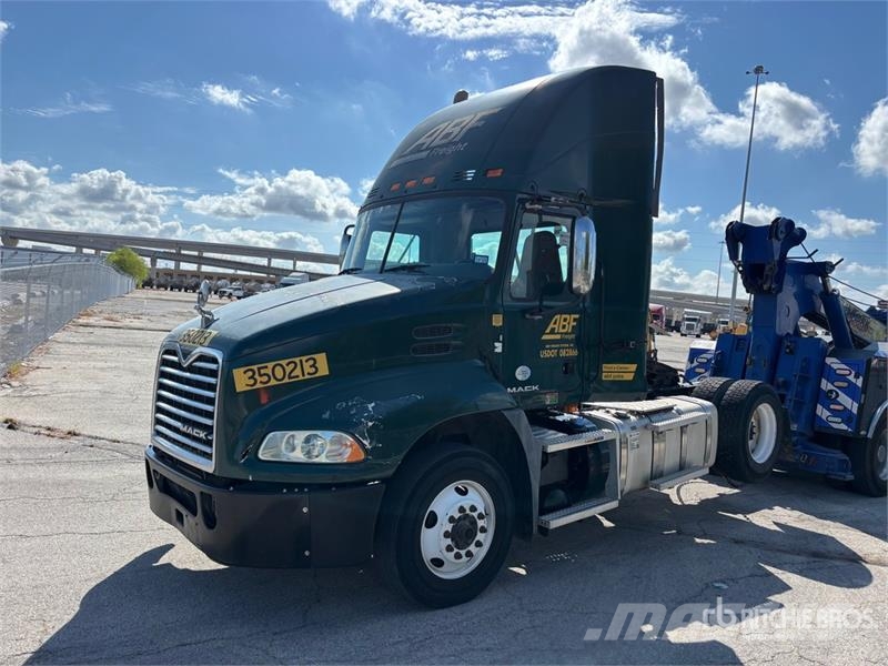 Mack CXU612 Dragbilar