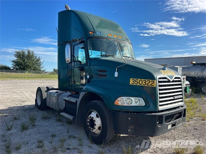 Mack CXU612 Trekkvogner