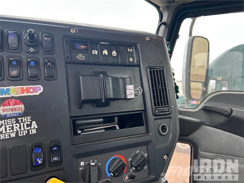 Mack CXU612 Dragbilar