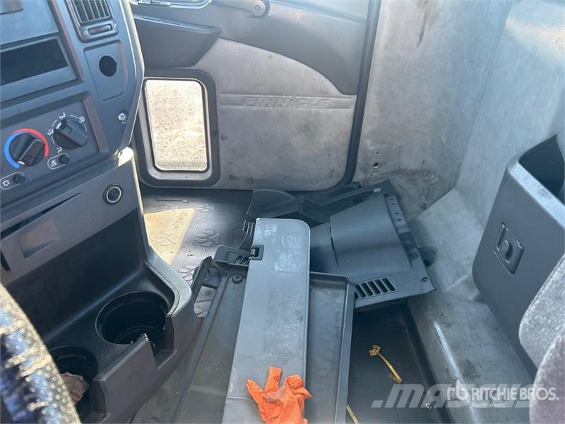 Mack CXU612 Dragbilar