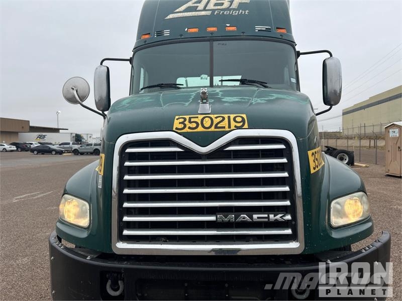Mack CXU612 Τράκτορες
