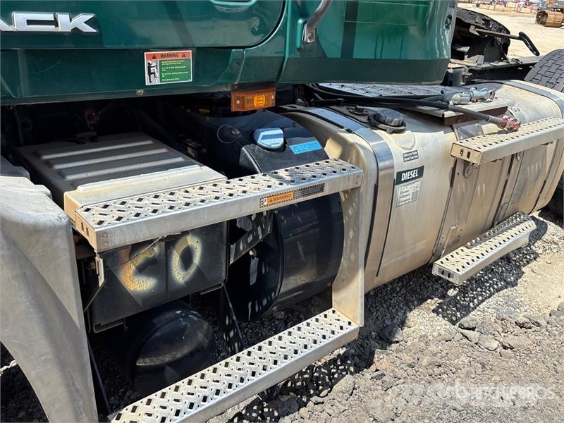 Mack CXU612 Autotractoare