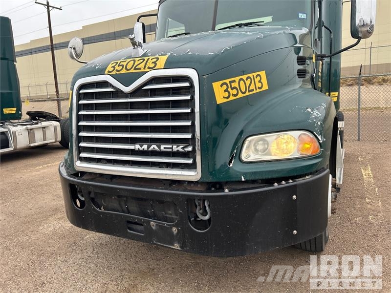 Mack CXU612 Dragbilar