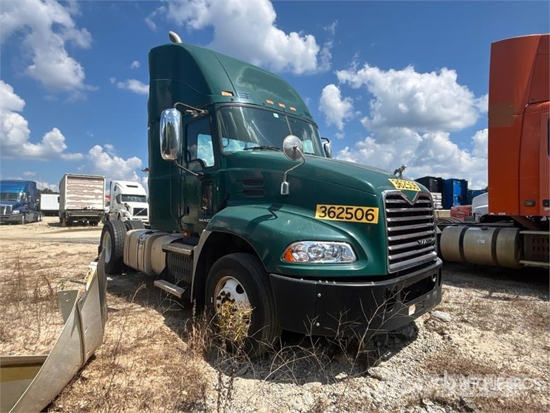 Mack CXU612 Autotractoare
