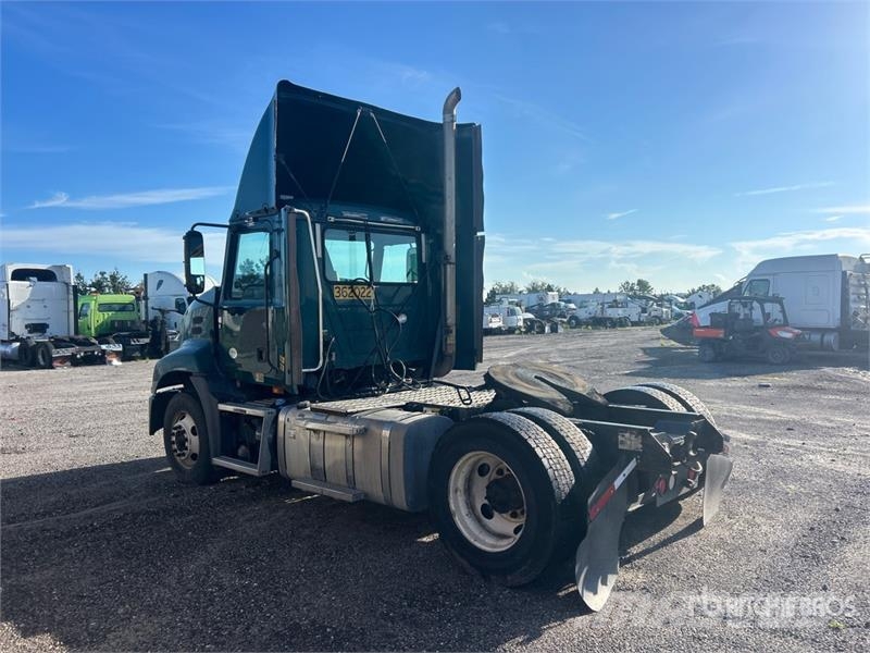 Mack CXU612 Dragbilar