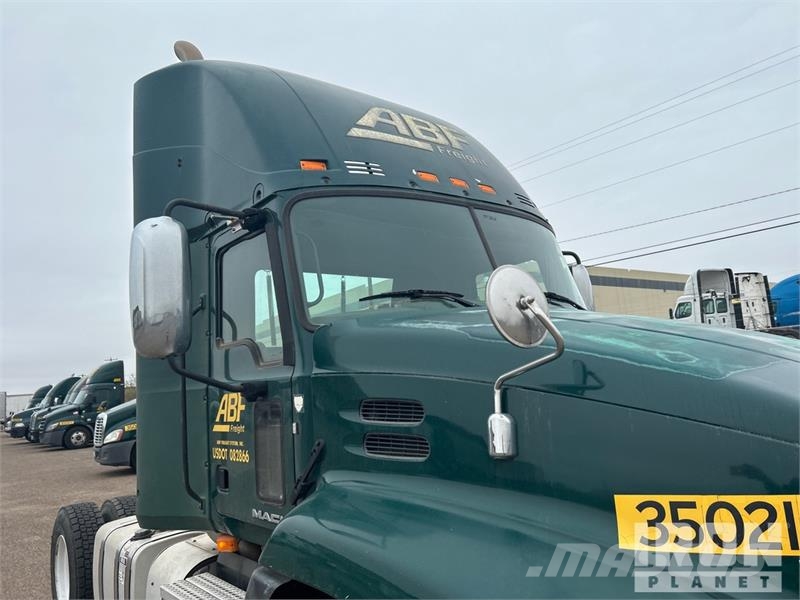 Mack CXU612 Τράκτορες