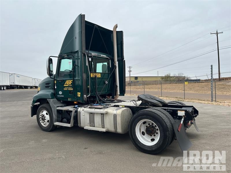 Mack CXU612 Dragbilar