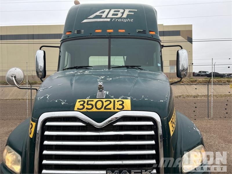 Mack CXU612 Dragbilar
