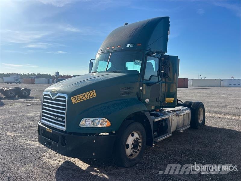 Mack CXU612 Dragbilar