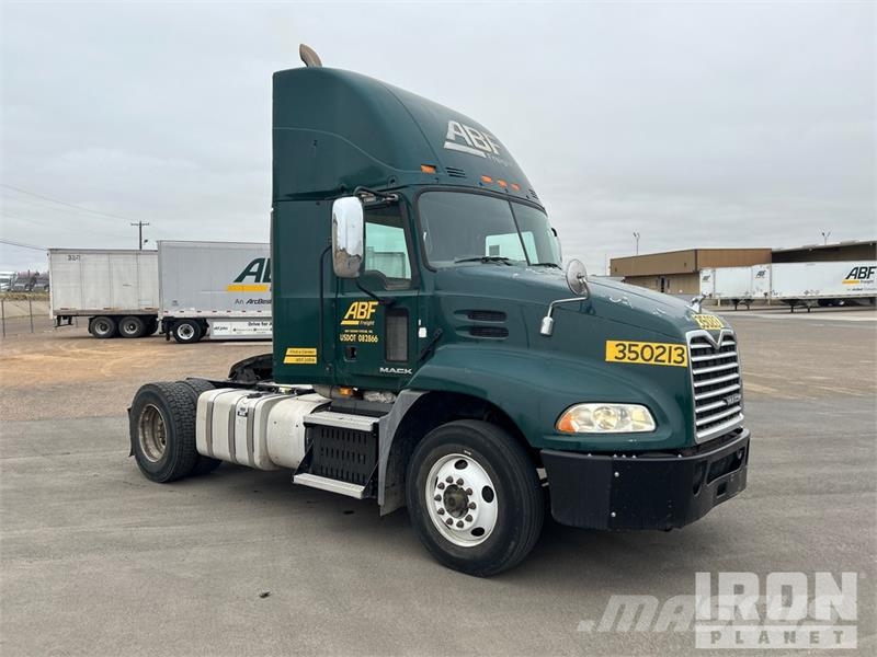 Mack CXU612 Dragbilar