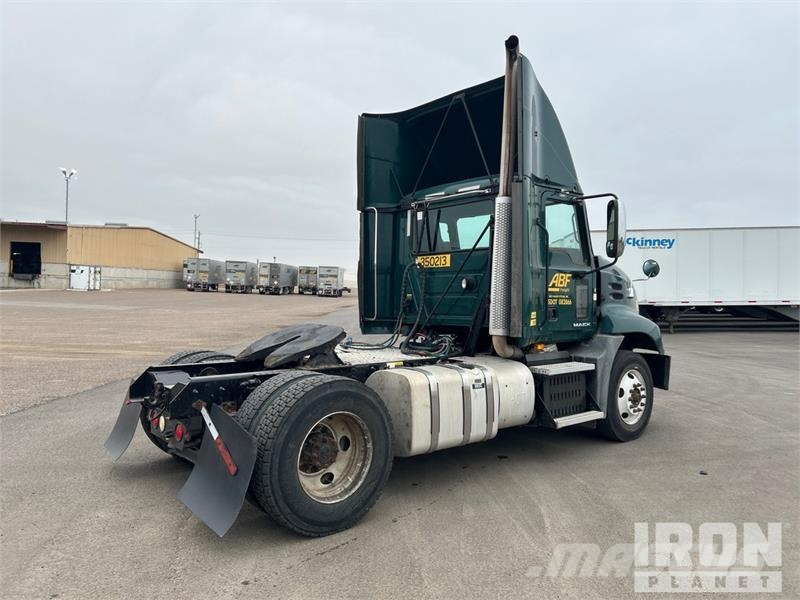 Mack CXU612 Dragbilar