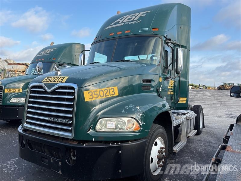 Mack CXU612 Dragbilar